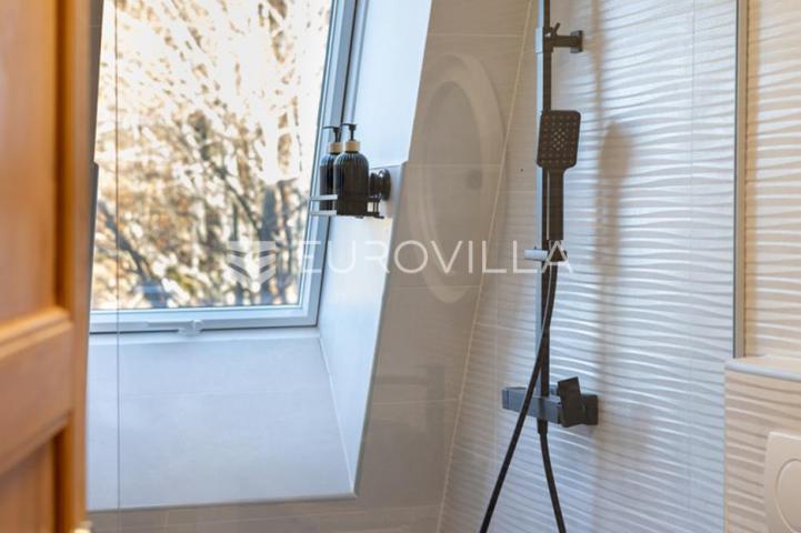 Delnice, ekskluzivna villa s bazenom, površine 298 m²