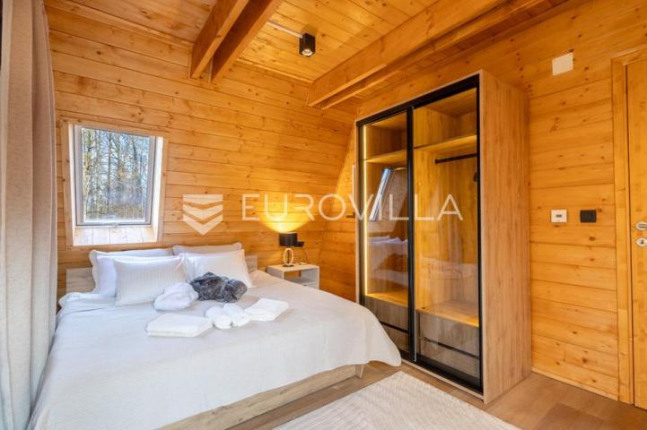 Delnice, ekskluzivna villa s bazenom, površine 298 m²