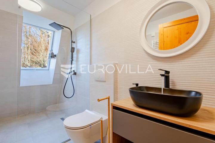 Delnice, ekskluzivna villa s bazenom, površine 298 m²