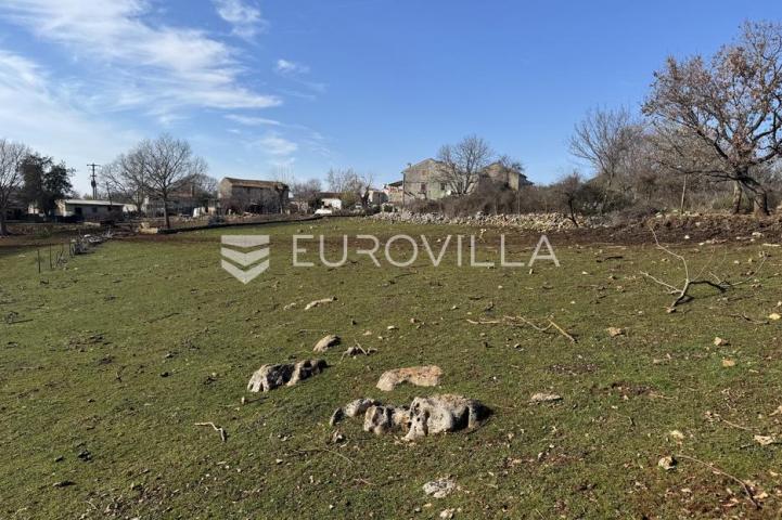 Istra, Poreč okolica - građevinsko zemljište 1033 m2 na rubu urbanizacije okruženo zelenilom