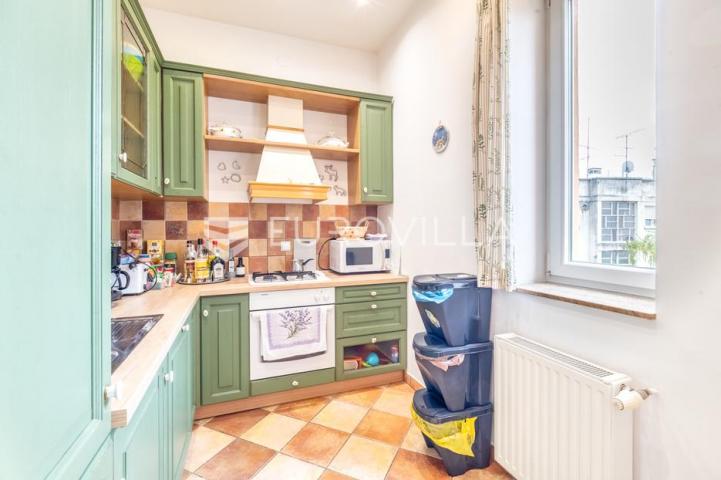 Zagreb, Ilica, građanski četverosobni stan, 103 m² Garaža