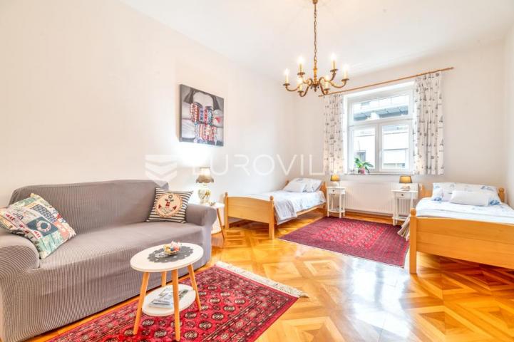 Zagreb, Ilica, građanski četverosobni stan, 103 m² Garaža