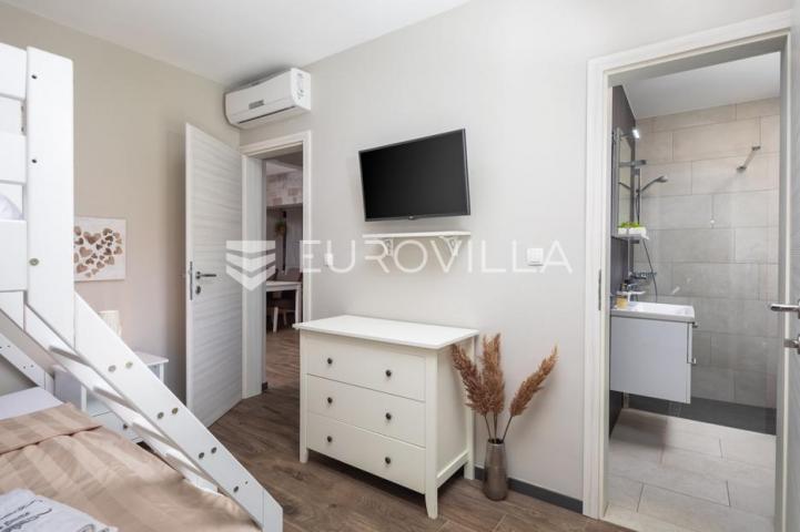 Pag prekrasna villa sa pogledom na more 350 m² na 200 metara od mora