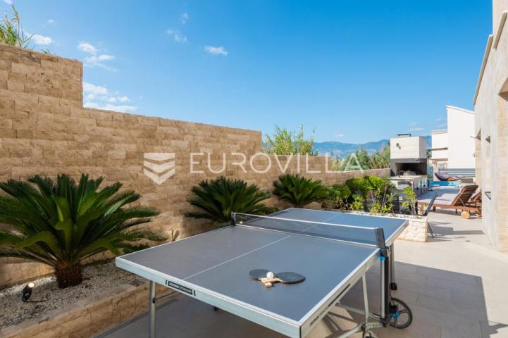 Pag prekrasna villa sa pogledom na more 350 m² na 200 metara od mora
