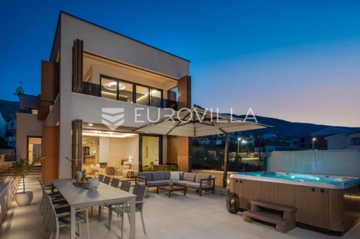 Pag prekrasna villa sa pogledom na more 350 m² na 200 metara od mora