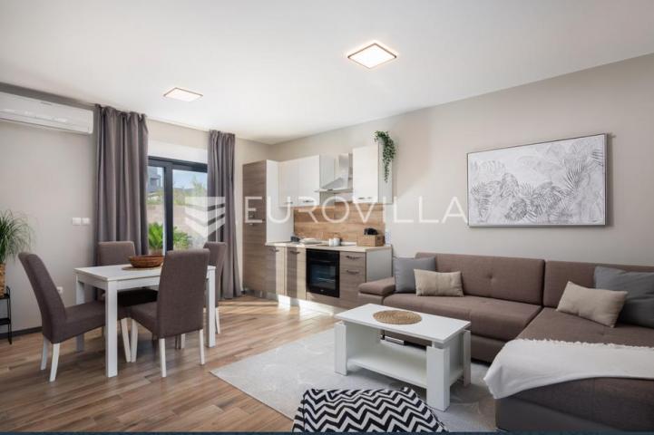 Pag prekrasna villa sa pogledom na more 350 m² na 200 metara od mora
