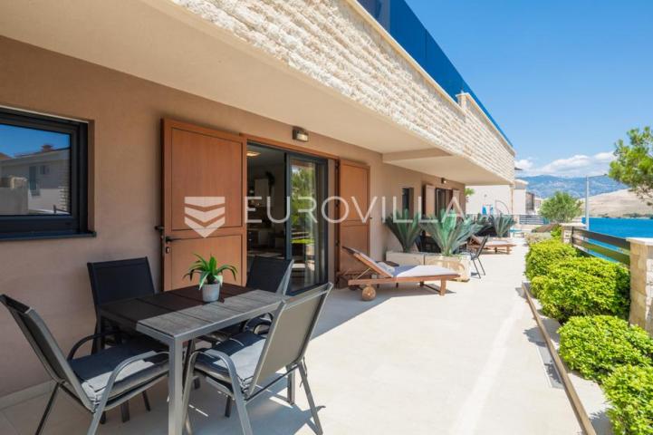 Pag prekrasna villa sa pogledom na more 350 m² na 200 metara od mora
