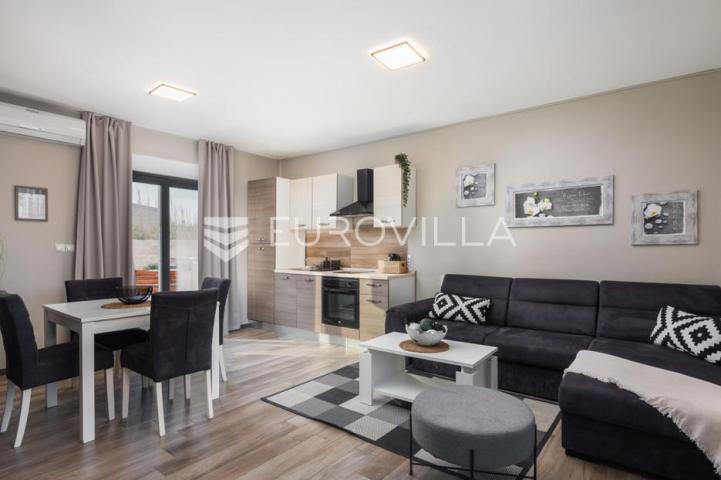 Pag prekrasna villa sa pogledom na more 350 m² na 200 metara od mora