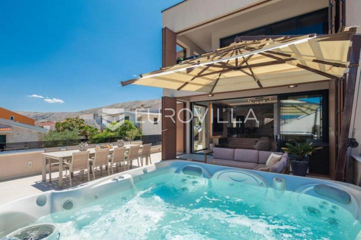 Pag prekrasna villa sa pogledom na more 350 m² na 200 metara od mora