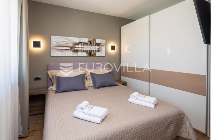 Pag prekrasna villa sa pogledom na more 350 m² na 200 metara od mora