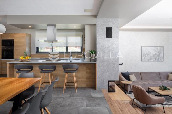 Pag prekrasna villa sa pogledom na more 350 m² na 200 metara od mora