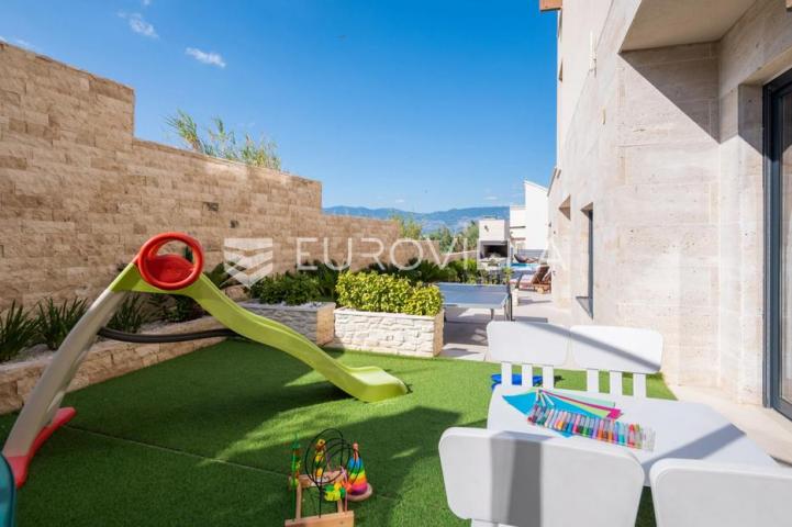 Pag prekrasna villa sa pogledom na more 350 m² na 200 metara od mora