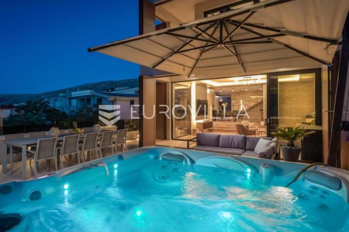 Pag prekrasna villa sa pogledom na more 350 m² na 200 metara od mora