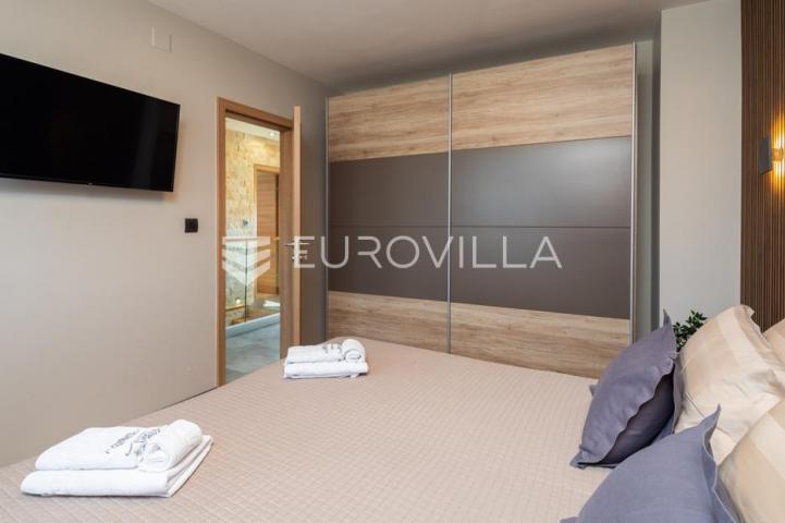 Pag prekrasna villa sa pogledom na more 350 m² na 200 metara od mora