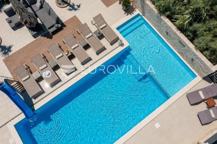 Pag prekrasna villa sa pogledom na more 350 m² na 200 metara od mora