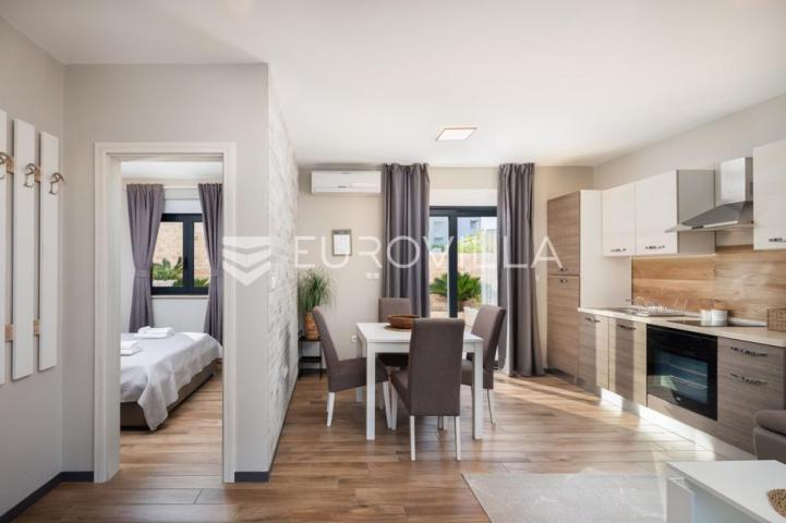 Pag prekrasna villa sa pogledom na more 350 m² na 200 metara od mora