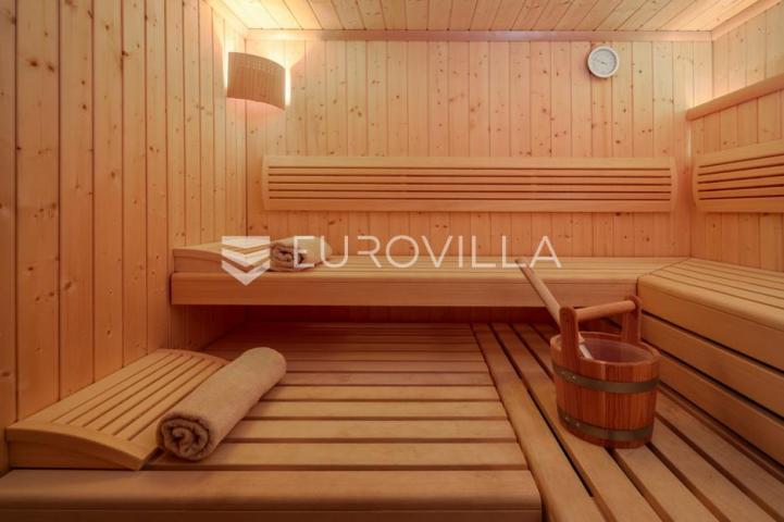 Pag prekrasna villa sa pogledom na more 350 m² na 200 metara od mora