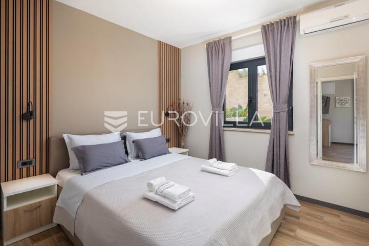 Pag prekrasna villa sa pogledom na more 350 m² na 200 metara od mora