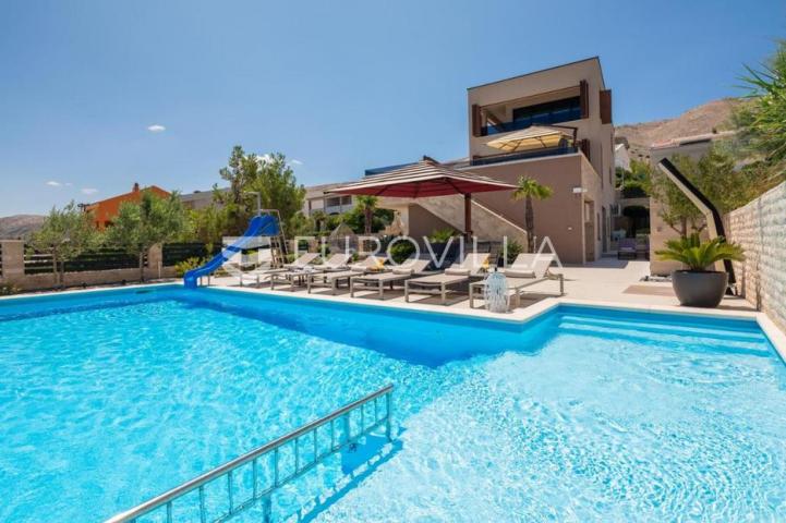 Pag prekrasna villa sa pogledom na more 350 m² na 200 metara od mora