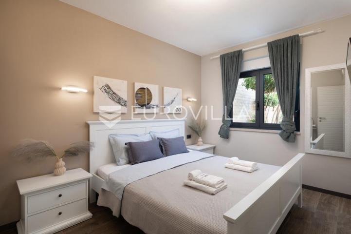 Pag prekrasna villa sa pogledom na more 350 m² na 200 metara od mora