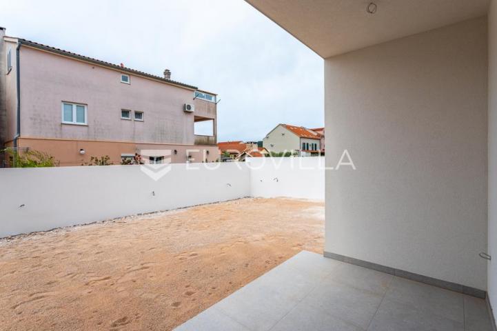 Vodice, prostran dvosoban stan, 115,56 m²
