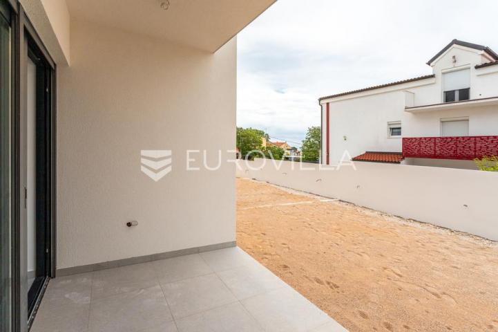 Vodice, prostran dvosoban stan, 115,56 m²