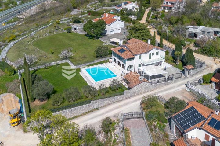 Kastav, luksuzna vila s bazenom i panoramskim pogledom na Kvarnerski zaljev