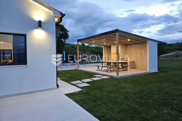 Istra, Vrh, Villa s predivnim panoramskim pogledom
