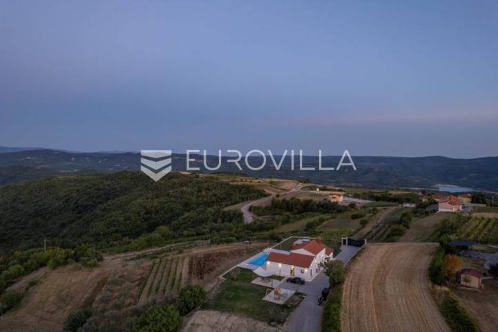Istra, Vrh, Villa s predivnim panoramskim pogledom