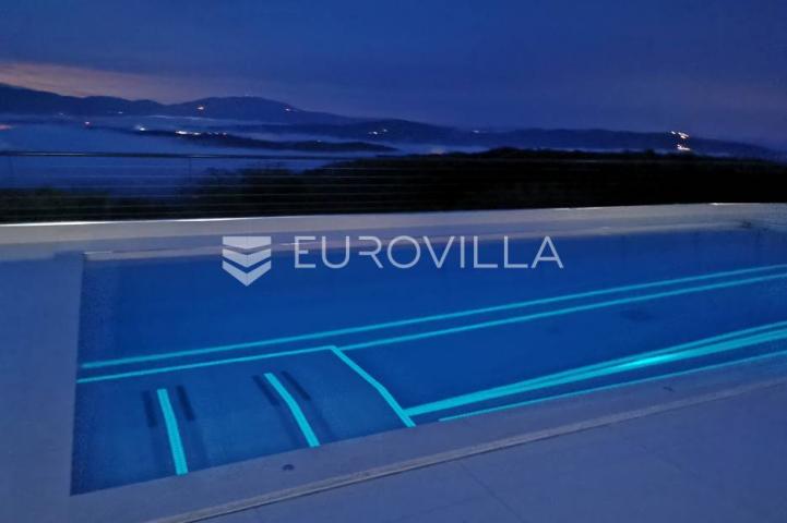 Istra, Vrh, Villa s predivnim panoramskim pogledom