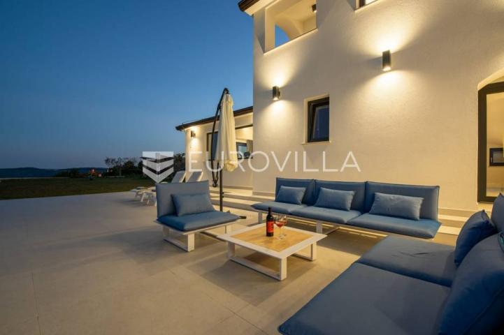 Istra, Vrh, Villa s predivnim panoramskim pogledom