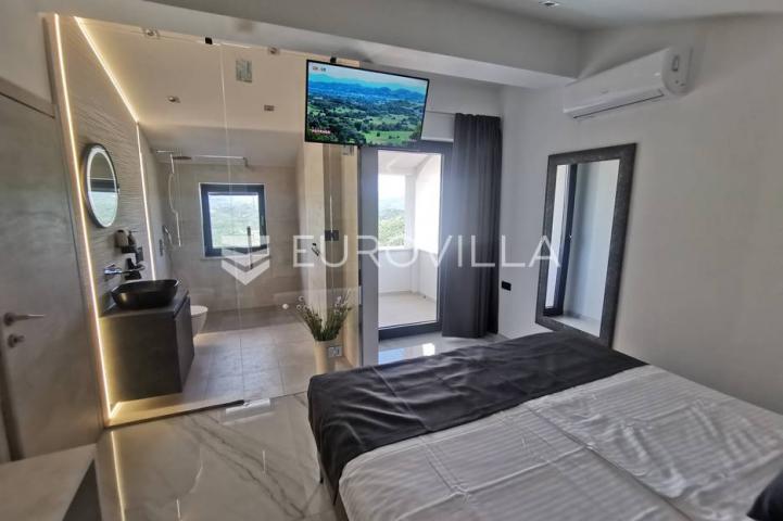 Istra, Vrh, Villa s predivnim panoramskim pogledom