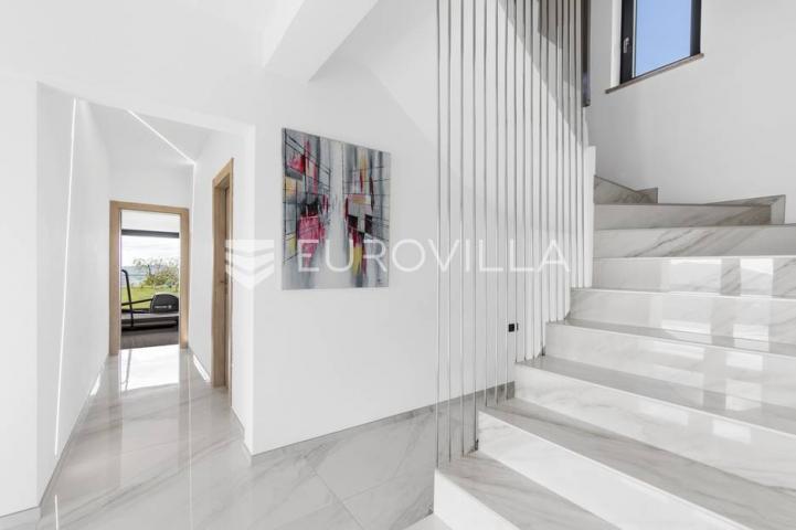 Istra, Vrh, Villa s predivnim panoramskim pogledom