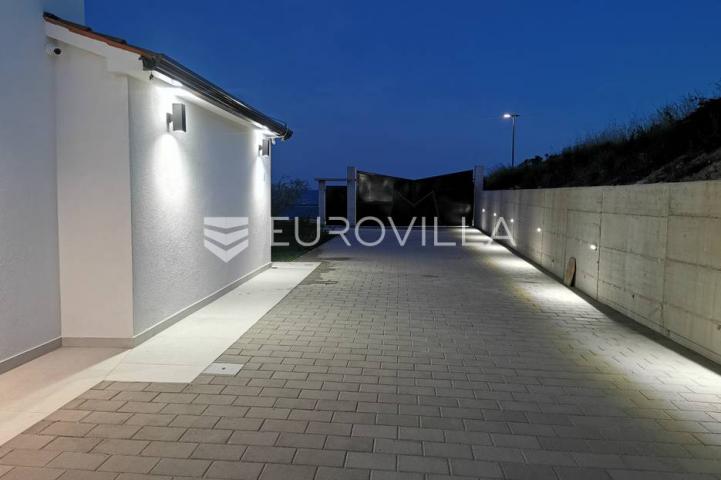 Istra, Vrh, Villa s predivnim panoramskim pogledom