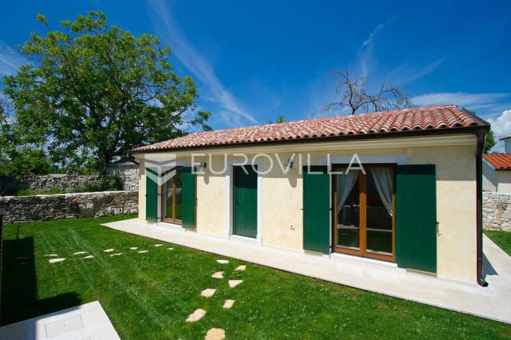 Istra, Poreč - elegantna kamena vila s bazenom, iznimno kvalitete gradnje