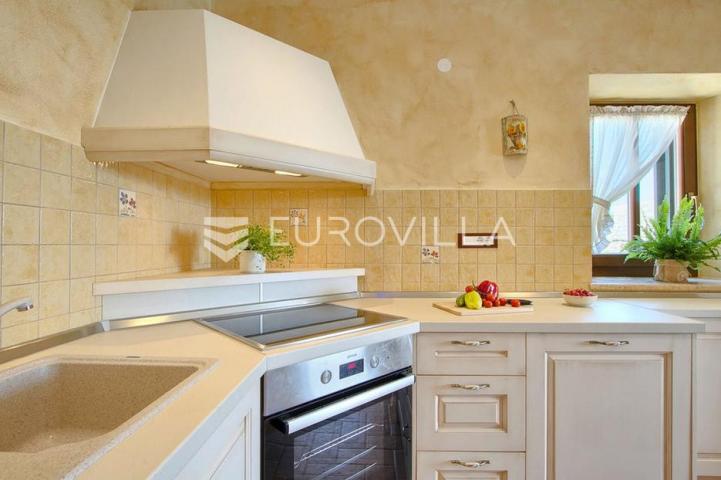 Istra, Poreč - elegantna kamena vila s bazenom, iznimno kvalitete gradnje