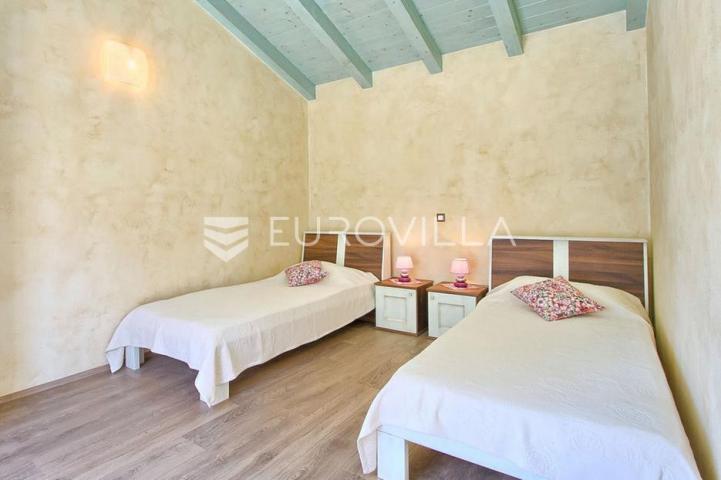 Istra, Poreč - elegantna kamena vila s bazenom, iznimno kvalitete gradnje