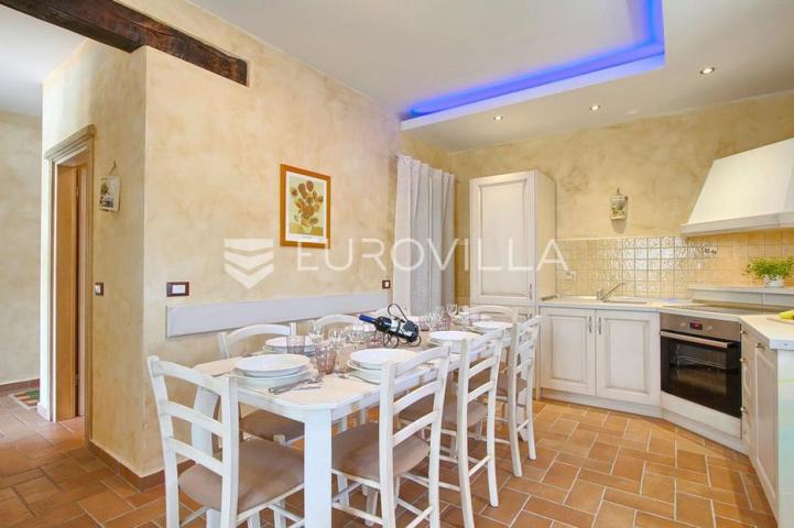 Istra, Poreč - elegantna kamena vila s bazenom, iznimno kvalitete gradnje