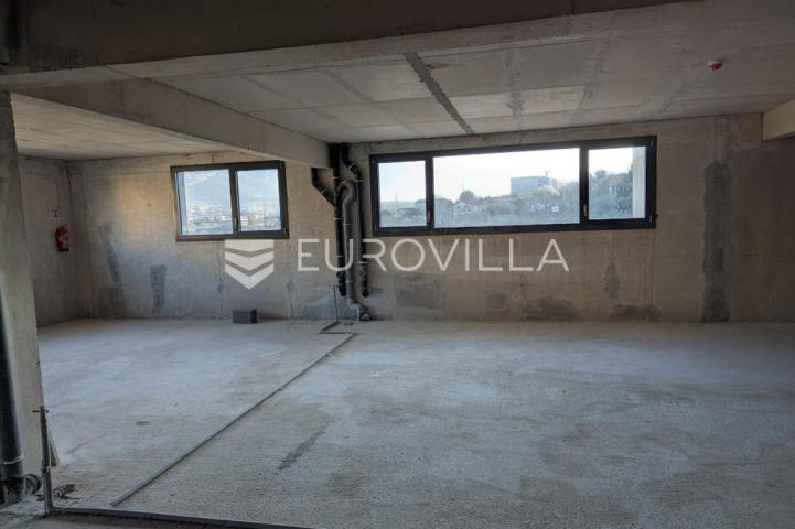 Split, Mejaši, roh-bau poslovni prostor ukupne površine 188 m2