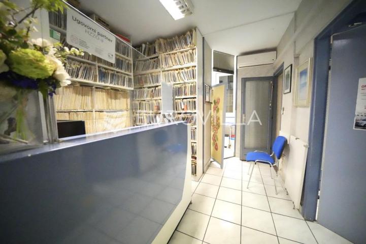 Zadar, Brodarica, dvosoban stan na odličnoj lokaciji, trenutno ordinacija
