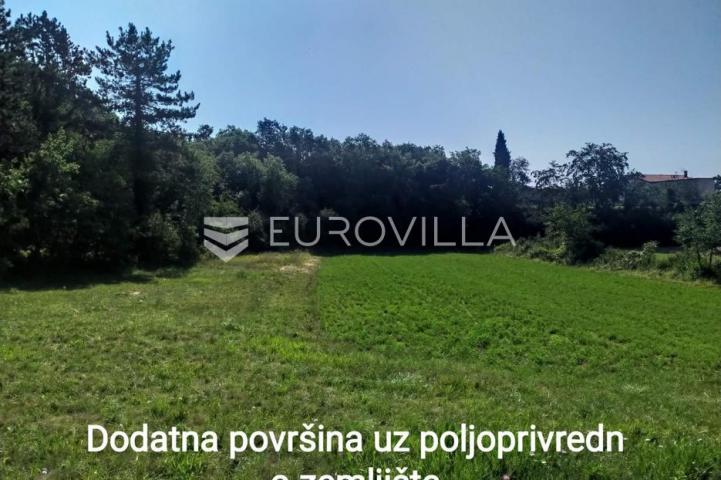 Istra, Tinjan – Kombinirano građevinsko i poljoprivredno zemljište 4557m2 u srcu Istre