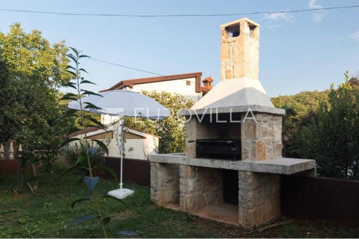Krk, Njivice, prekrasan četverosoban stan 250m od mora