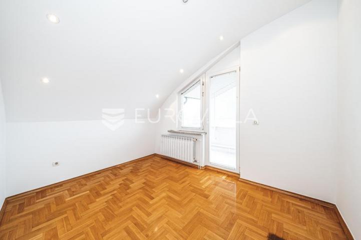 Zagreb, Trešnjevka, uređen četverosoban stan NKP 122, 35 m2