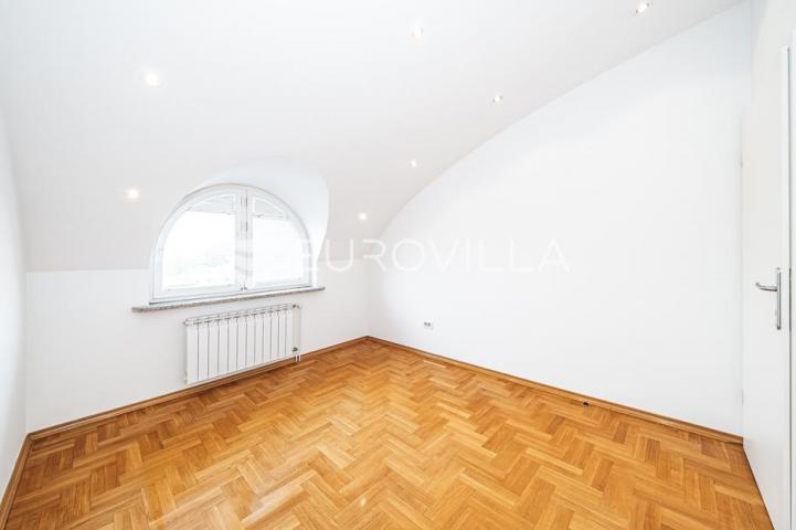 Zagreb, Trešnjevka, uređen četverosoban stan NKP 122, 35 m2
