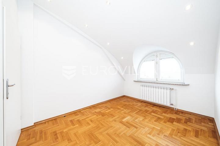 Zagreb, Trešnjevka, uređen četverosoban stan NKP 122, 35 m2