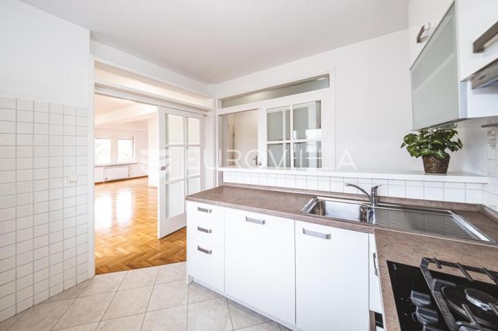 Zagreb, Trešnjevka, uređen četverosoban stan NKP 122, 35 m2