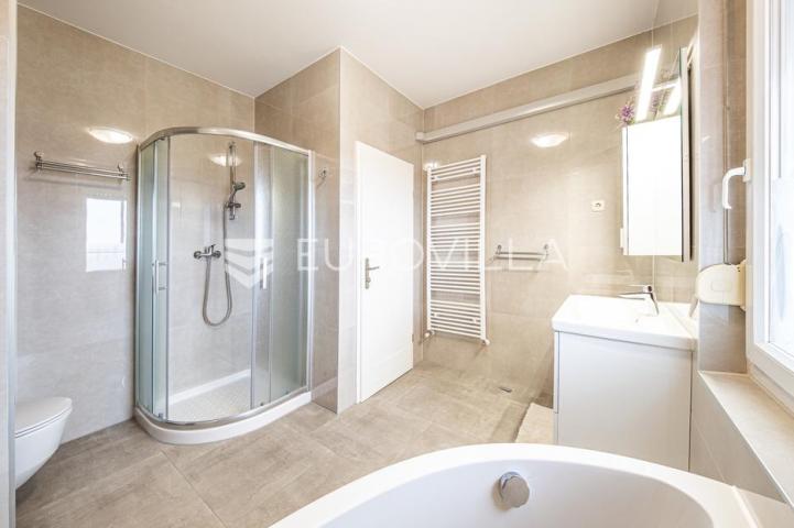 Zagreb, Trešnjevka, uređen četverosoban stan NKP 122, 35 m2