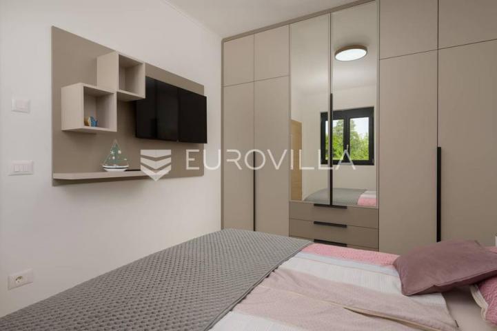 Istra, Matohanci, predivna prizemnica 139 m² s grijanim bazenom na mirnoj lokaciji