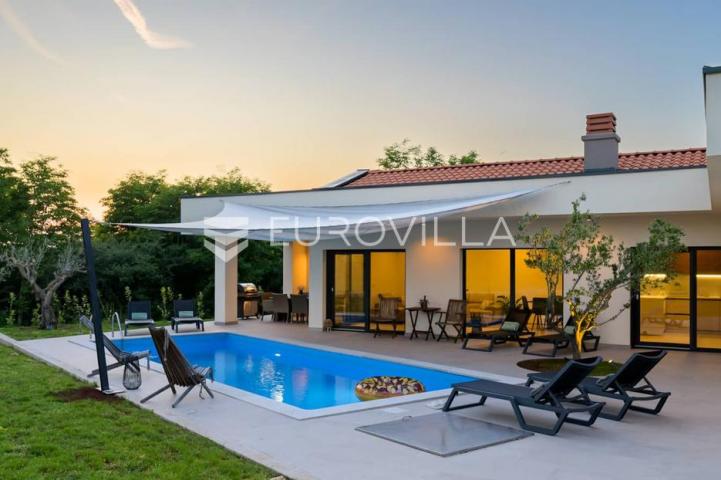 Istra, Matohanci, predivna prizemnica 139 m² s grijanim bazenom na mirnoj lokaciji