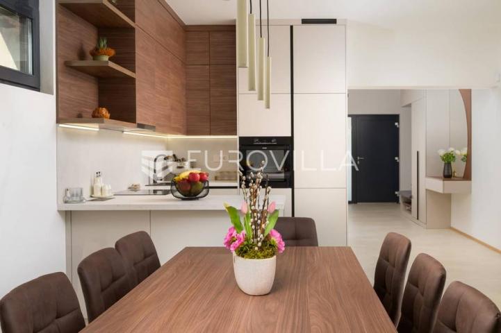 Istra, Matohanci, predivna prizemnica 139 m² s grijanim bazenom na mirnoj lokaciji